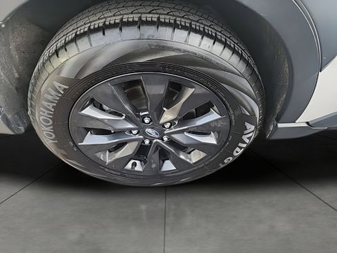 Used 2025 Subaru Outback Onyx Edition image 9