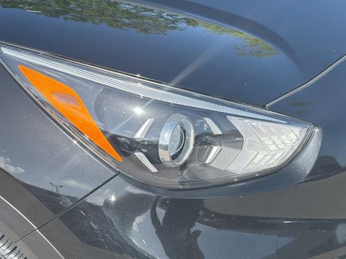 Used 2022 Kia Niro EX FWD image 33