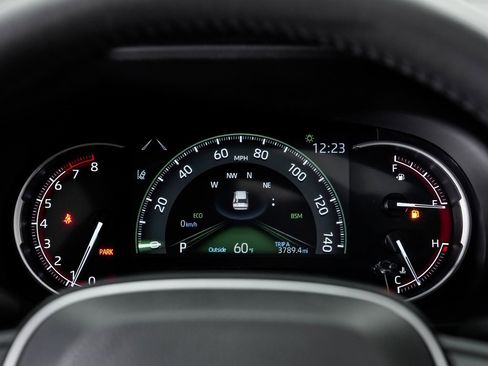 Used 2025 Toyota RAV4 XLE Premium image 15