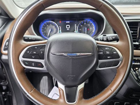 Used 2017 Chrysler Pacifica Limited w/ UConnect Theater Package image 30