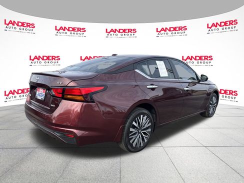Used 2024 Nissan Altima 2.5 SV image 3