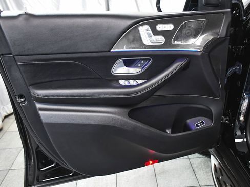 Used 2023 Mercedes-Benz GLS 450 4MATIC image 9