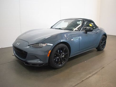 Used 2021 MAZDA MX-5 Miata Club RWD image 25