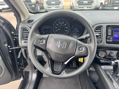 Used 2022 Honda HR-V LX image 17