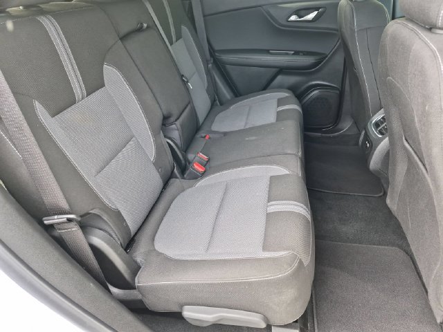 Used 2025 Chevrolet Blazer LT FWD image 18