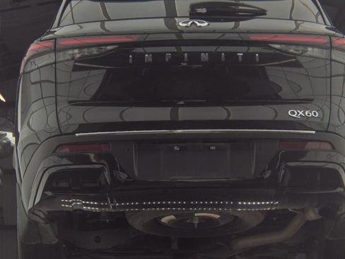 Certified 2023 INFINITI QX60 Luxe w/ Cargo Package image 8