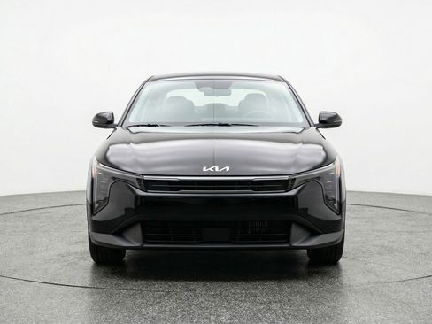 Used 2025 Kia K4 LXS image 2
