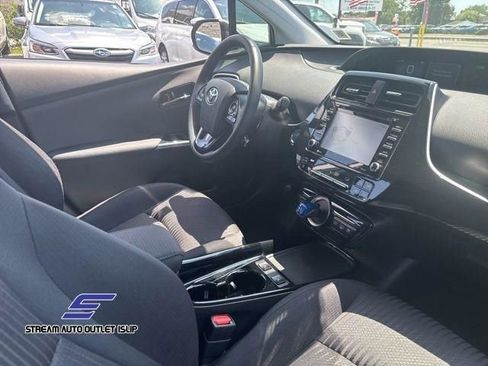Used 2022 Toyota Prius Prime LE image 9
