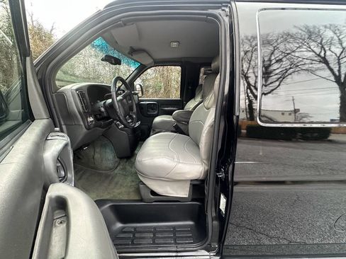 Used 2002 Chevrolet Express 1500 image 4