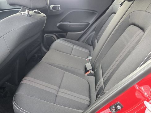 Used 2023 Hyundai Venue SEL FWD image 10