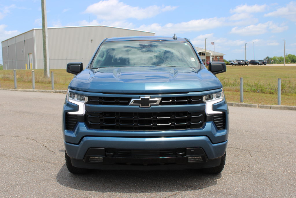 Used 2024 Chevrolet Silverado 1500 RST w/ Z71 Off-Road Package AWD/4WD image 4
