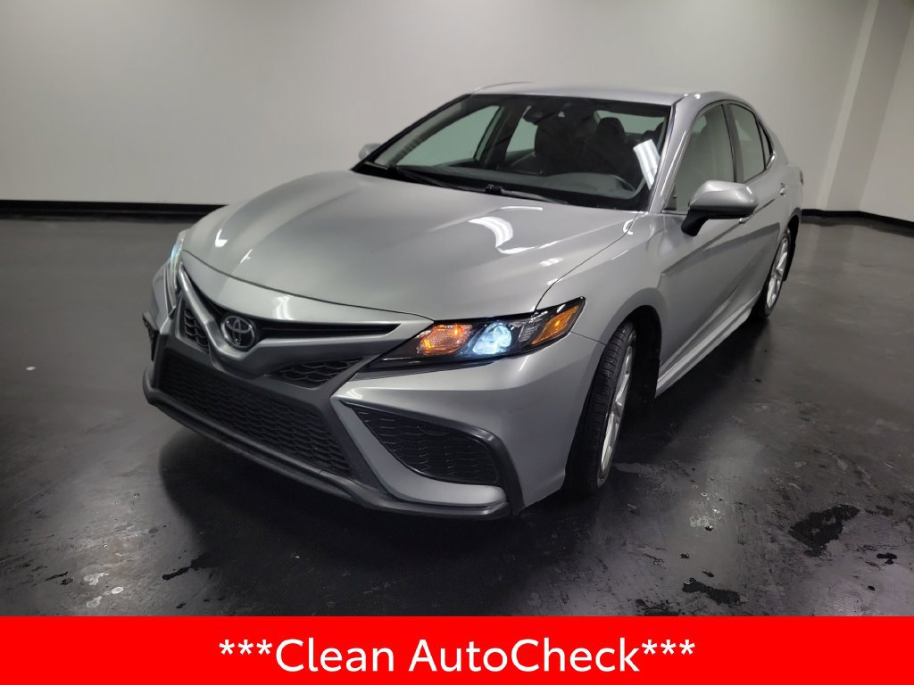 Used 2024 Toyota Camry SE FWD image 4