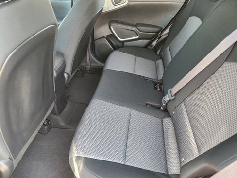 Certified 2025 Kia Soul LX w/ LX Technology Package FWD image 28