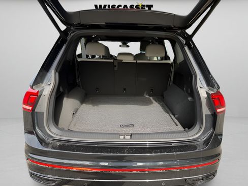 Used 2022 Volkswagen Tiguan SE R-Line AWD/4WD image 13