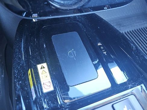 Used 2022 Toyota Prius L Eco image 29