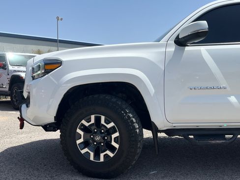 Used 2023 Toyota Tacoma TRD Off-Road AWD/4WD image 11