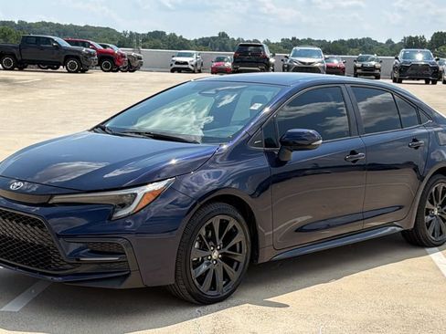Used 2024 Toyota Corolla SE FWD image 2