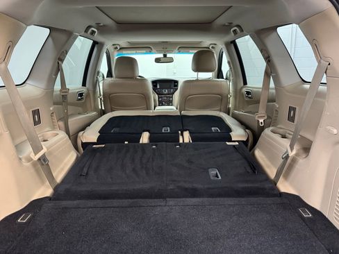 Used 2016 Nissan Pathfinder Platinum image 36