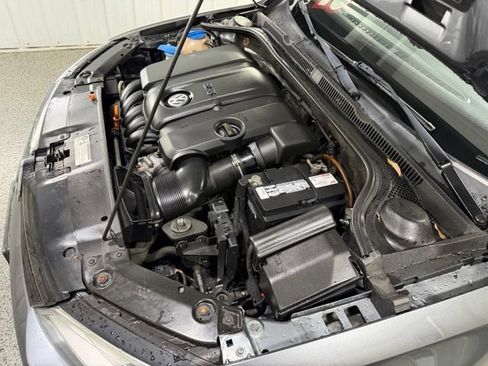 Used 2011 Volkswagen Jetta SE FWD image 19
