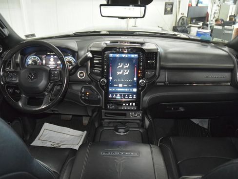 Used 2022 RAM 2500 Limited AWD/4WD image 31
