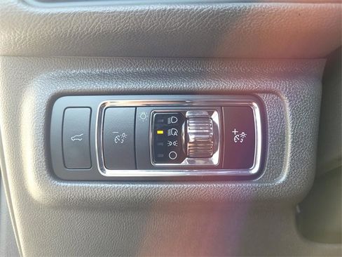 Used 2024 Lincoln Corsair FWD image 19