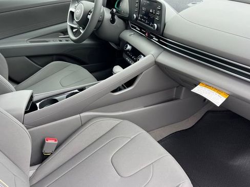 New 2026 Hyundai Elantra Hybrid FWD image 15