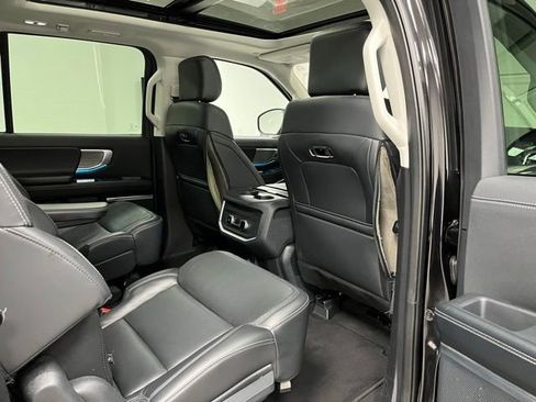 Used 2025 Ford Expedition Max Platinum AWD/4WD image 54