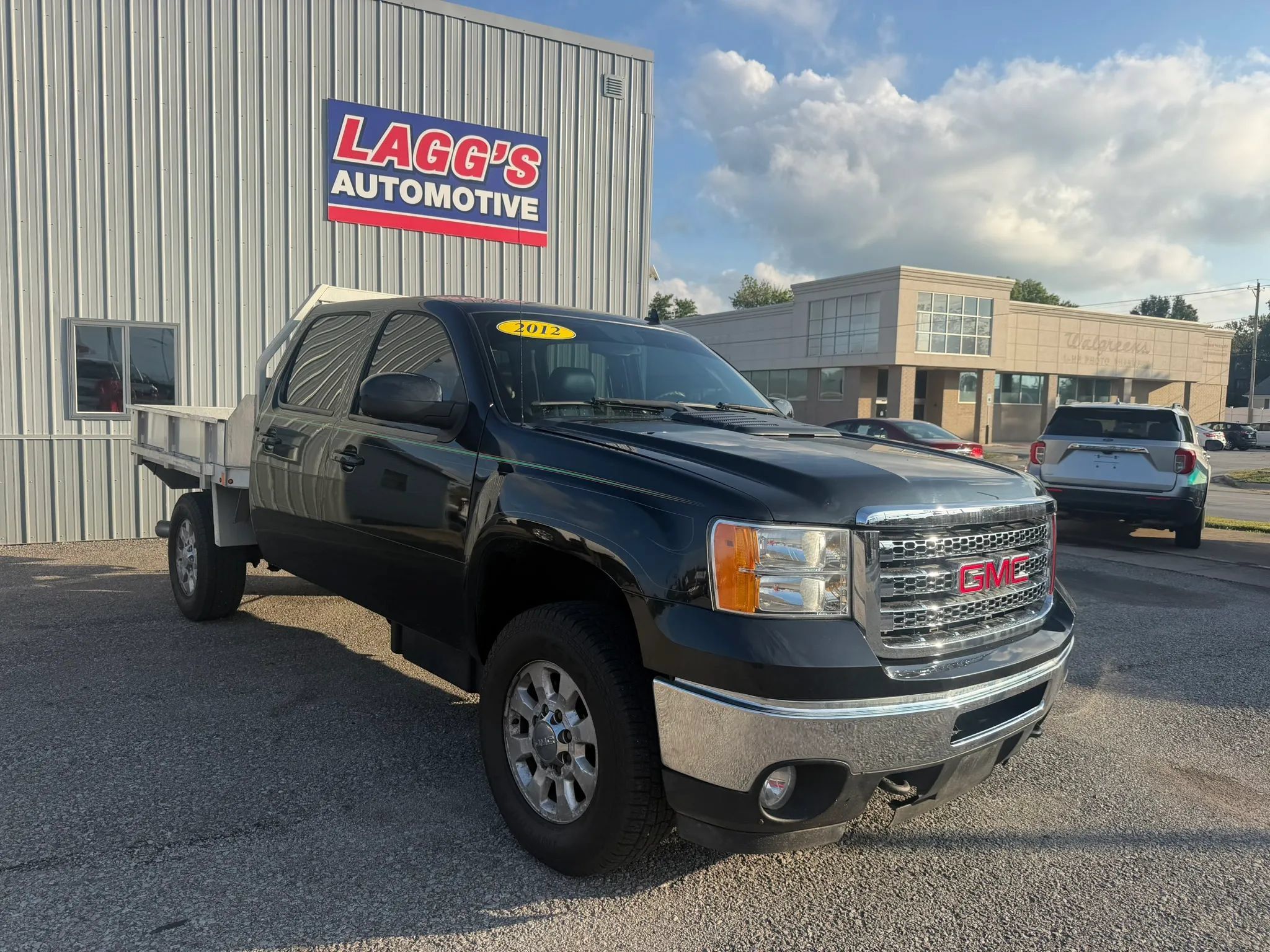 Used 2012 GMC Sierra 2500 SLT w/ SLT Convenience Package AWD/4WD image 1