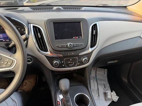 Used 2022 Chevrolet Equinox LS w/ LS Convenience Package AWD/4WD image 14