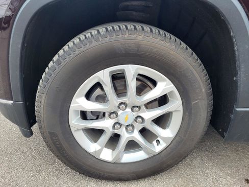 Used 2020 Chevrolet Traverse LT image 13