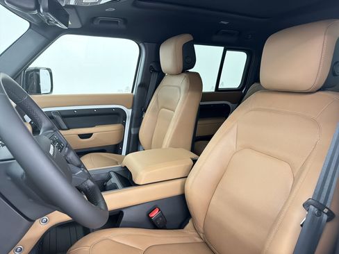 New 2026 Land Rover Defender 130 X-Dynamic SE AWD/4WD image 19