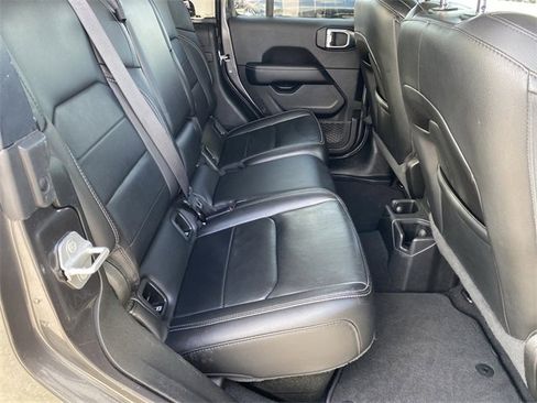 Used 2021 Jeep Gladiator Overland w/ Popular Equipment Package image 28
