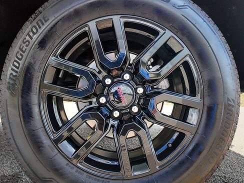 Used 2024 GMC Sierra 1500 Elevation image 44