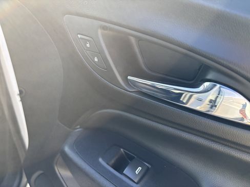 Used 2019 Chevrolet Equinox Premier image 7