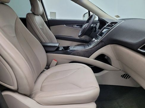 Used 2017 Lincoln MKX Select w/ Cargo Utility Package FWD image 21