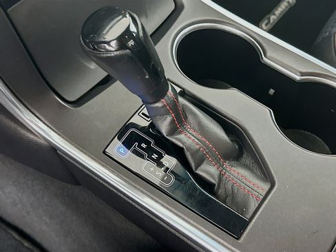 Used 2015 Toyota Camry SE FWD image 23