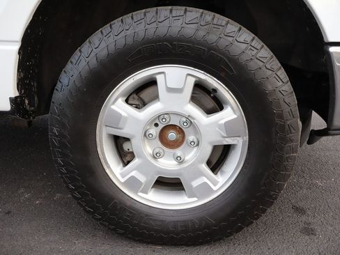 Used 2013 Ford F150 XLT w/ Mid Equipment Group image 41