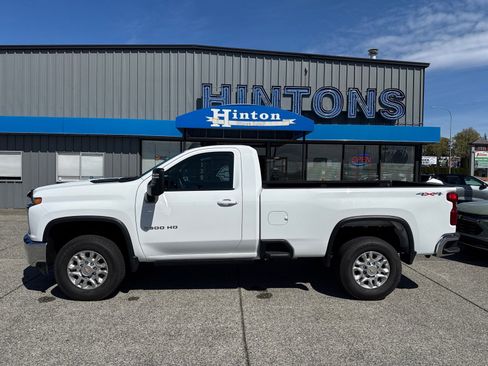 Used 2023 Chevrolet Silverado 3500 LT AWD/4WD image 2