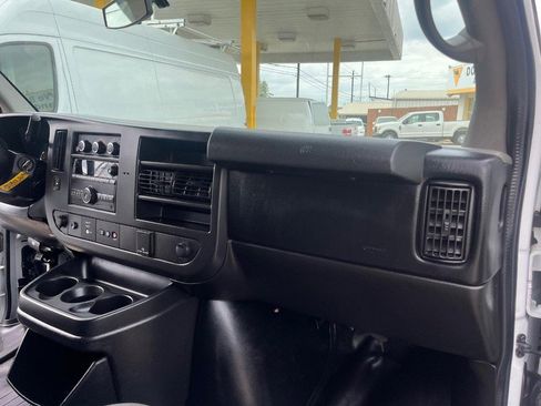 Used 2015 Chevrolet Express 3500 LS image 13