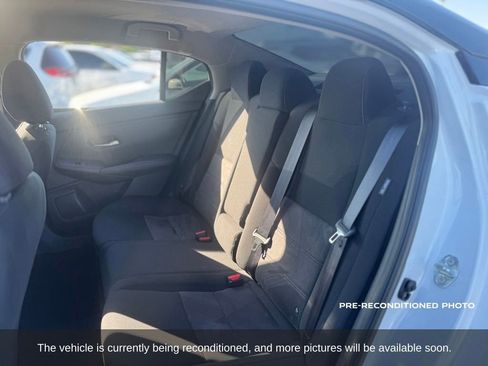 Used 2025 Nissan Sentra SR FWD image 12