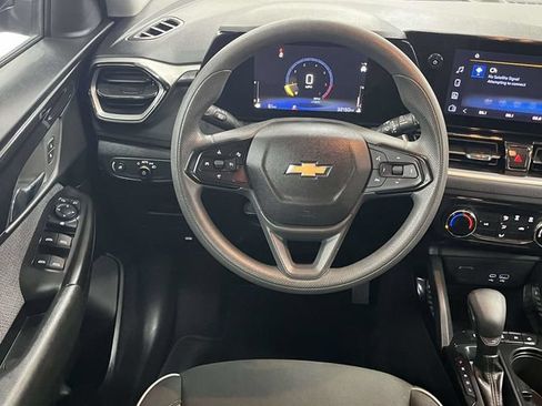 Used 2025 Chevrolet TrailBlazer LT FWD image 20