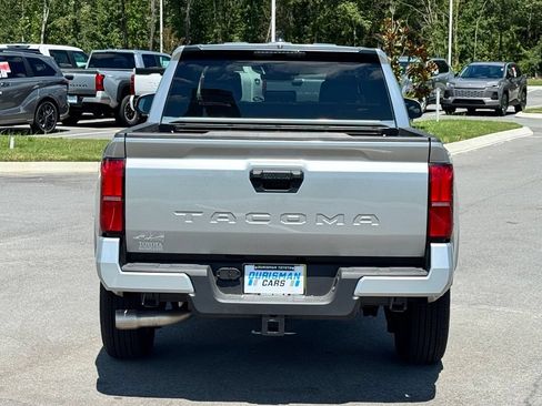 Used 2025 Toyota Tacoma SR5 AWD/4WD image 10
