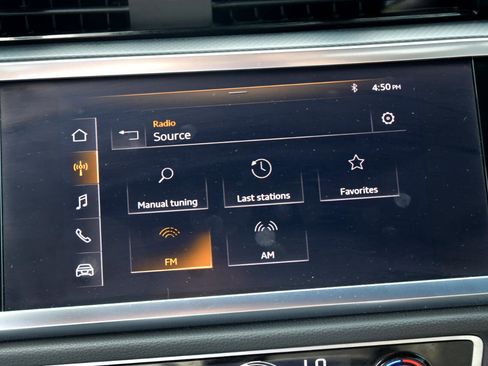 Used 2020 Audi Q3 2.0T Premium image 16