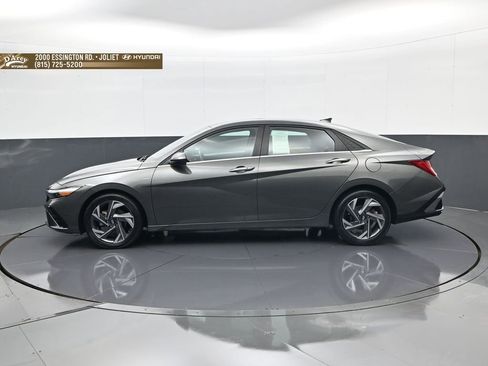 Certified 2024 Hyundai Elantra SEL w/ Convenience Package FWD image 8