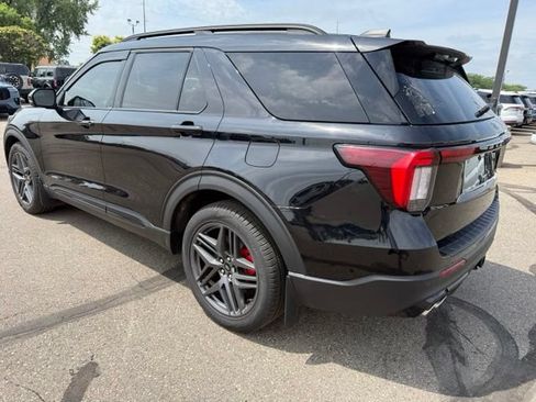 Used 2025 Ford Explorer ST AWD/4WD image 8