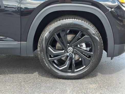 Certified 2023 Volkswagen Atlas SE w/ Black Wheel Package AWD/4WD image 8
