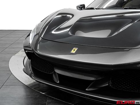 Used 2021 Ferrari F8 Tributo RWD image 12