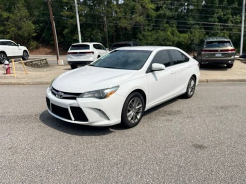 Used 2017 Toyota Camry SE FWD image 33