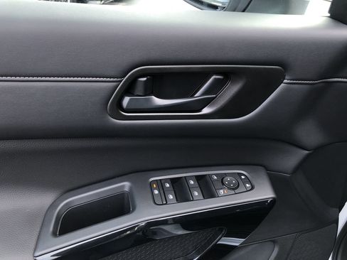 New 2025 Nissan Pathfinder SV image 22