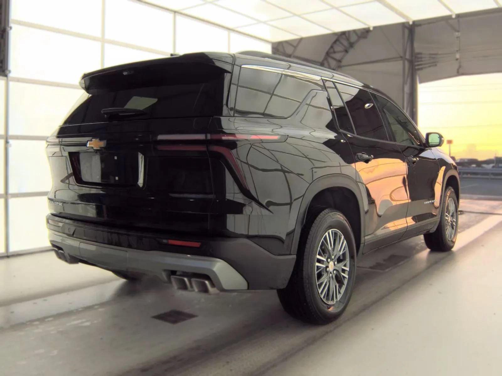 Used 2026 Chevrolet Traverse LT w/ Driver Confidence Package FWD image 5